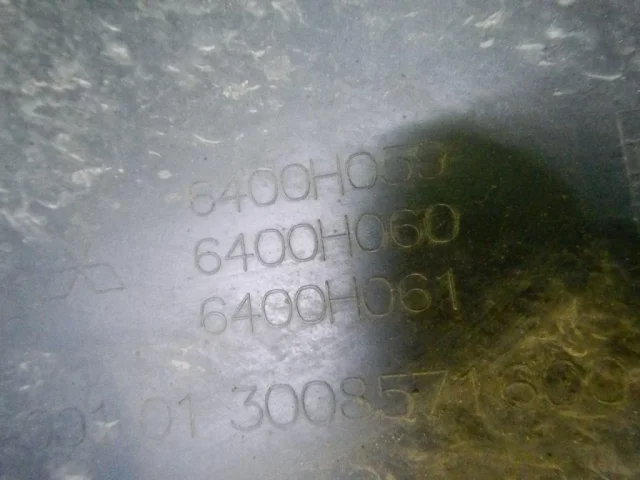 Накладка переднего бампера для Mitsubishi Pajero Sport KS0W 2016+ на фотографиях