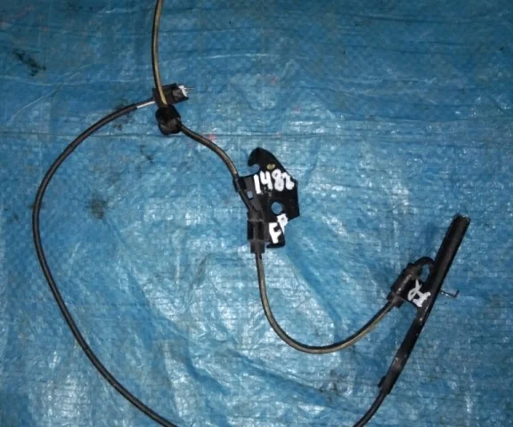 Датчик ABS передний правый для Toyota Corolla E140/E150 Седан 2006-2013 на фотографиях