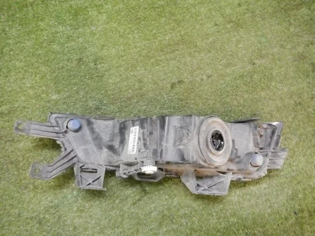 Противотуманка (ПТФ) передняя правая для Skoda Rapid I rest NH3 2017-2020 на фотографиях