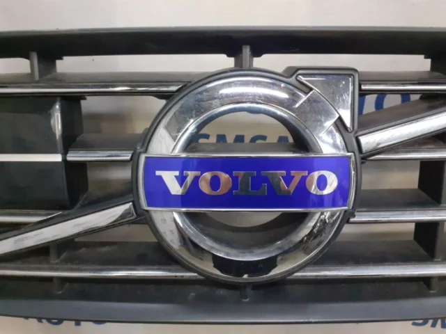 Решетка радиатора для Volvo S60 FS II rest 2013-2018 на фотографиях