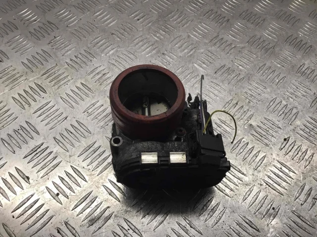 Дроссельная заслонка для Mercedes-Benz C class W203 2000-2007 на фотографиях