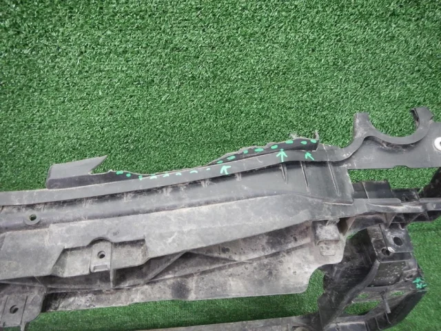 Кронштейн подушки двигателя для Audi Q3 8U 2011-2019 на фотографиях