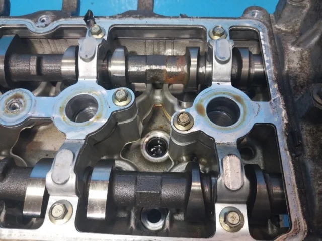 ГБЦ для Nissan Serena C25 2005-2012 на фотографиях