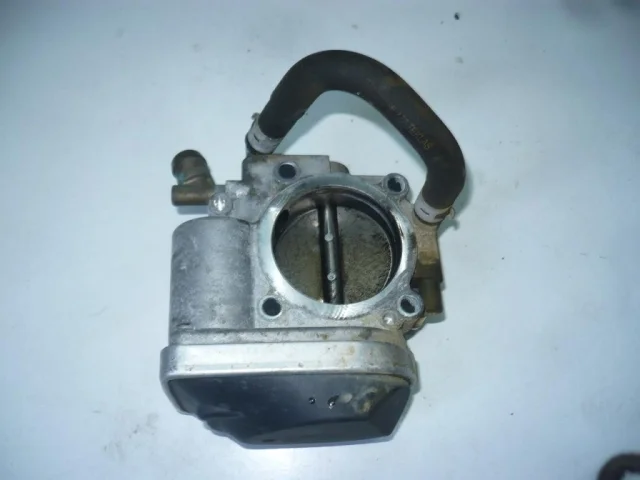 Дроссельная заслонка для Opel Zafira B 2005-2015 на фотографиях