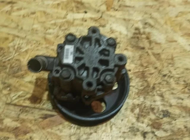 Насос ГУР для Opel Insignia Хэтчбек A 2008-2017 на фотографиях