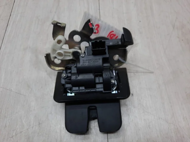 Замок багажника для Skoda Rapid I NH3 2012-2017 на фотографиях