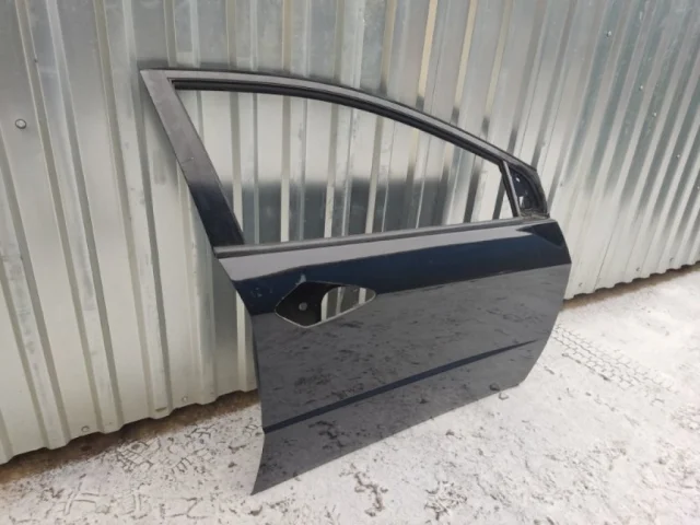 Дверь передняя правая для Honda Civic FK,FN 5D 2006-2012 на фотографиях