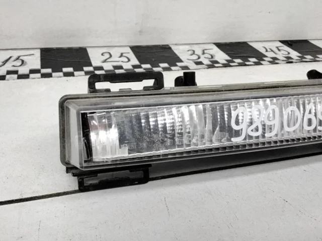 Дневной ходовой огонь правый для Mercedes-Benz GL class X166 2012-2016 на фотографиях