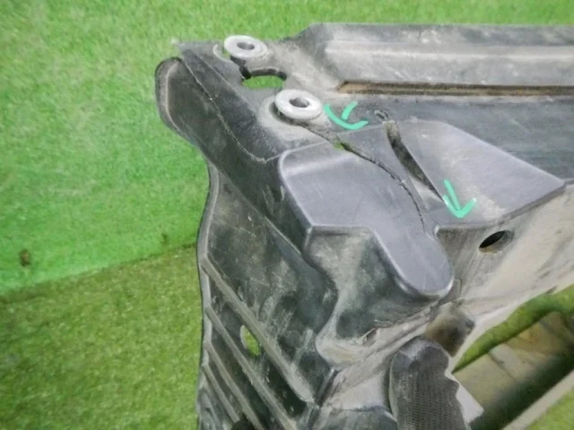 Панель радиатора (телевизор) для Skoda Rapid II 2020+ на фотографиях