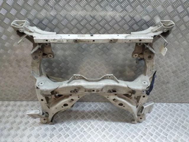 Подрамник двигателя для BMW 5er Ф10 Rest. 2014-2017 на фотографиях