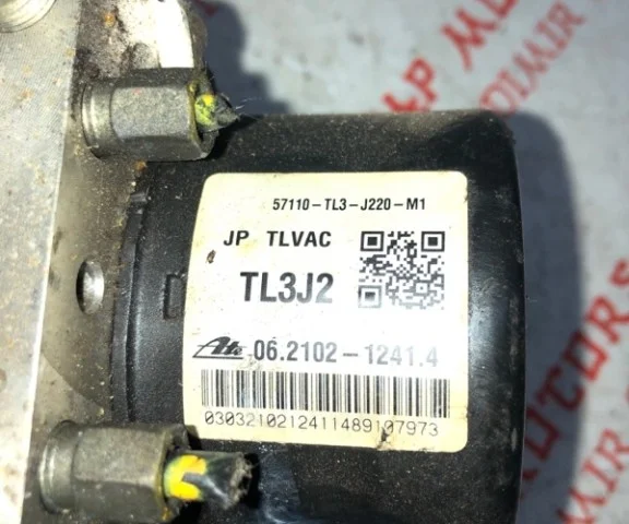 Блок ABS для Honda Accord 7 2002-2008 на фотографиях