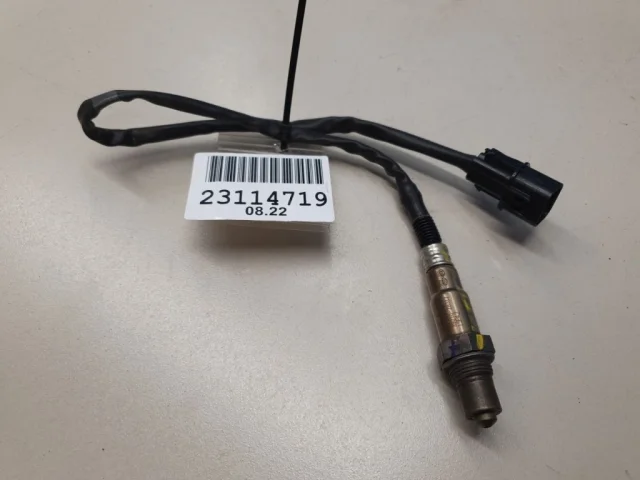 Лямбда-зонд (верхний) для Hyundai Solaris 2 (2017-2022) на фотографиях