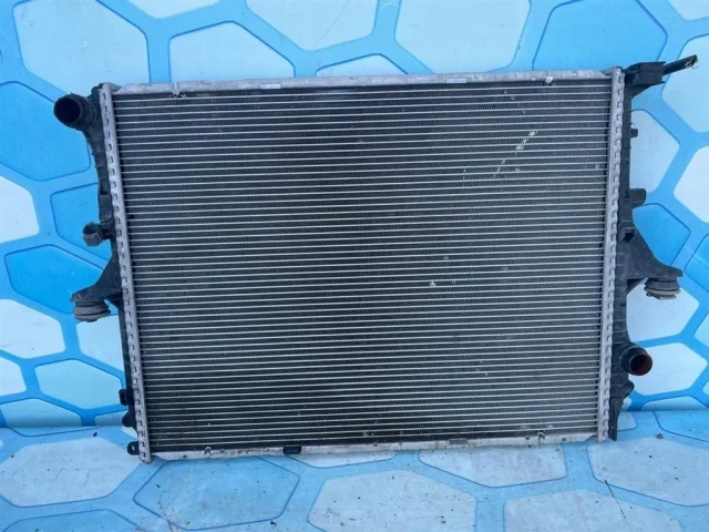 Радиатор охлаждения ДВС для Volkswagen Touareg I (7L) 2002-2010 на фотографиях