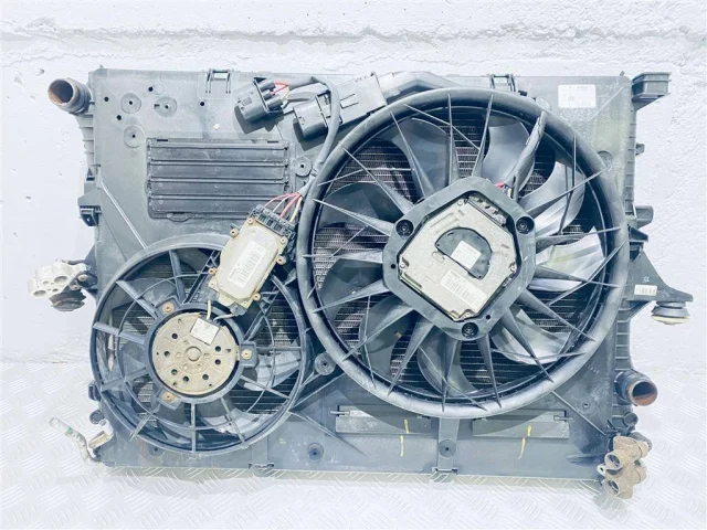 Кассета радиаторов для Audi Q7 4L 2005-2015 на фотографиях