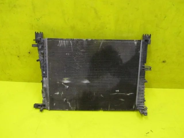 Радиатор охлаждения ДВС для Renault Sandero 5S 2012-2018 на фотографиях