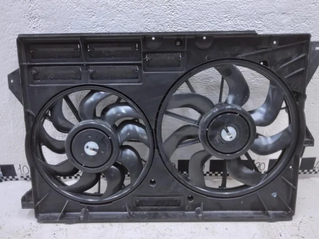 Диффузор вентилятора для Ford Explorer U502 2011-2016 на фотографиях