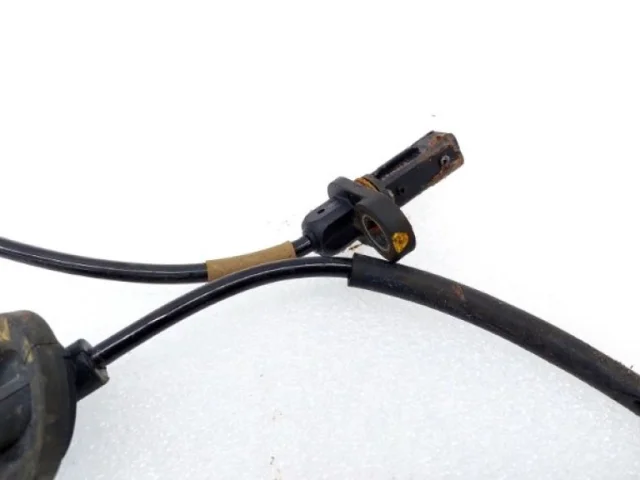 Датчик ABS задний правый для Kia Ceed 2 JD 2012-2016 на фотографиях