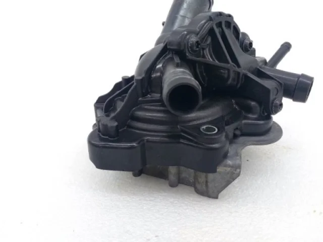 Насос охлаждающей жидкости ДВС(Помпа) для Skoda Rapid I rest NH3 2017-2020 на фотографиях