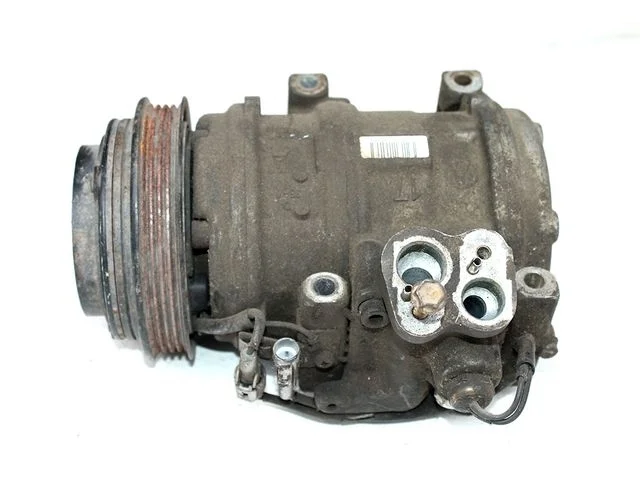Компрессор кондиционера для Toyota Land Cruiser 100 1998-2007 на фотографиях