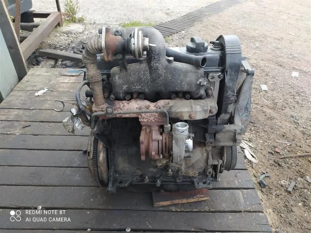 Двигатель без навесного для Volkswagen Passat (B4, Typ 3A) 1993-1997 на фотографиях