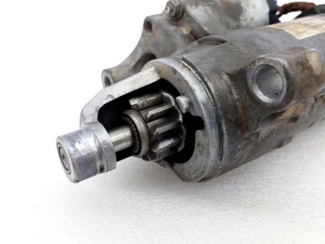 Стартер для Audi Q7 4L 2005-2015 на фотографиях