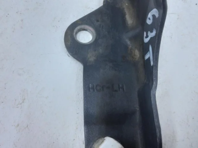 Петля капота левая для Hyundai Solaris 2 (2017-2022) на фотографиях