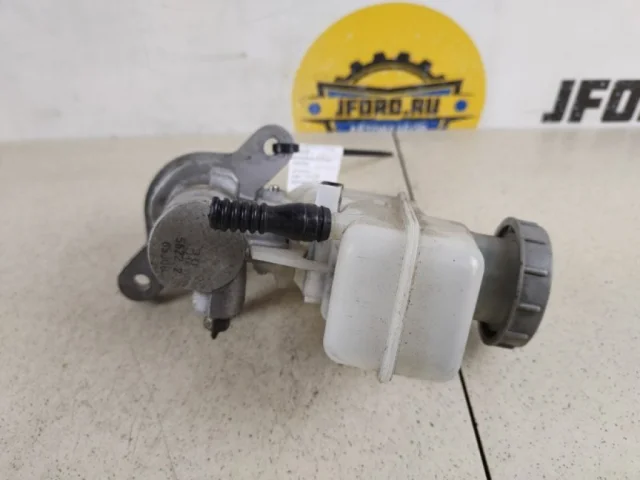 Главный тормозной цилиндр для Suzuki Grand Vitara 2005-2014 на фотографиях