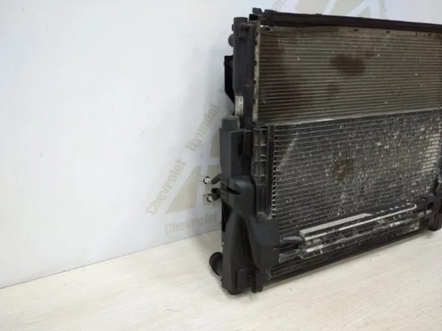 Радиатор охлаждения ДВС для BMW X3 Е83 2003-2010 на фотографиях