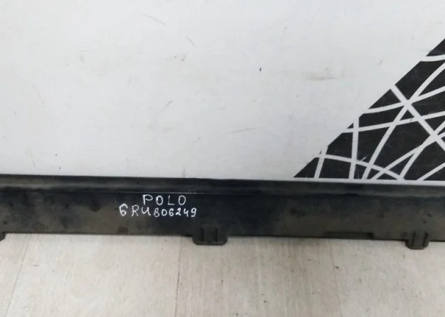 Панель радиатора (телевизор) для Skoda Rapid I NH3 2012-2017 на фотографиях