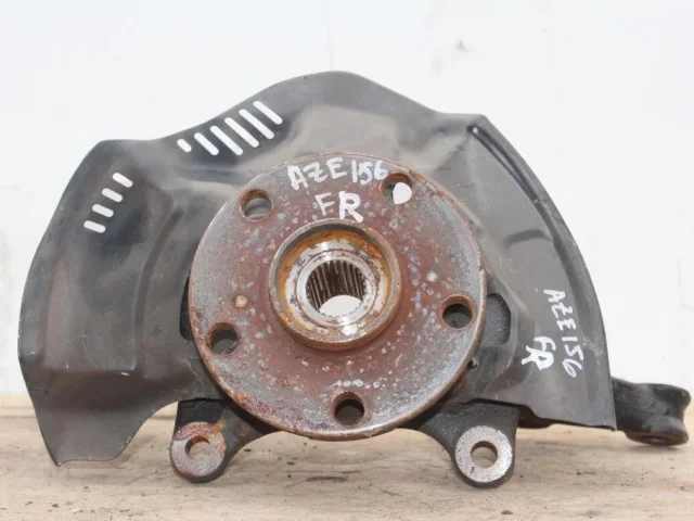 Кулак поворотный правый для Toyota Corolla E140/E150 Седан 2006-2013 на фотографиях