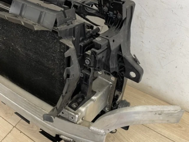 Кассета радиаторов для Audi Q7 4M 2015+ на фотографиях