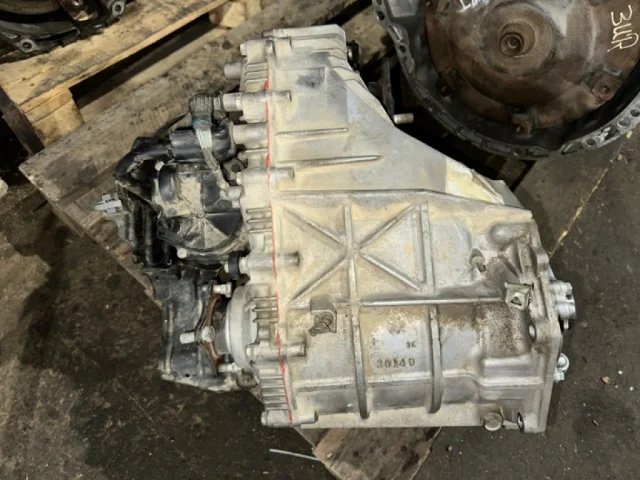 Раздатка для Lexus LX J200 2007-2015 на фотографиях