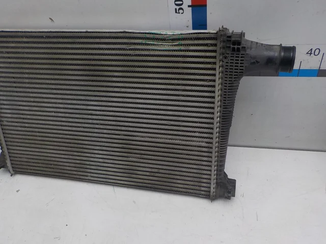 Радиатор интеркулера для Audi Q7 4M 2015+ на фотографиях