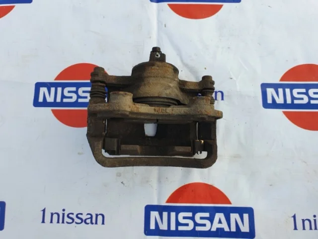 Усилитель переднего бампера для Nissan Almera Classic B10 2006-2012 на фотографиях