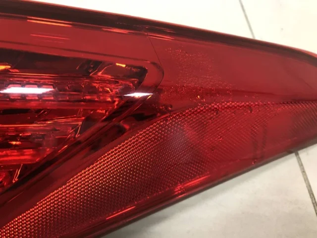 Фонарь внешний правый для Hyundai i40 1 Седан 2011-2015 на фотографиях