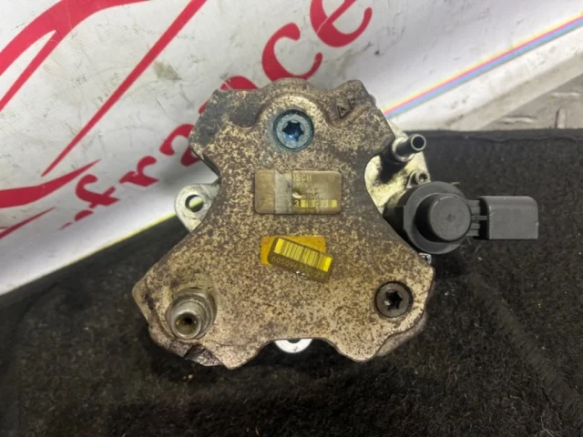 Топливный насос для BMW X3 Е83 2003-2010 на фотографиях