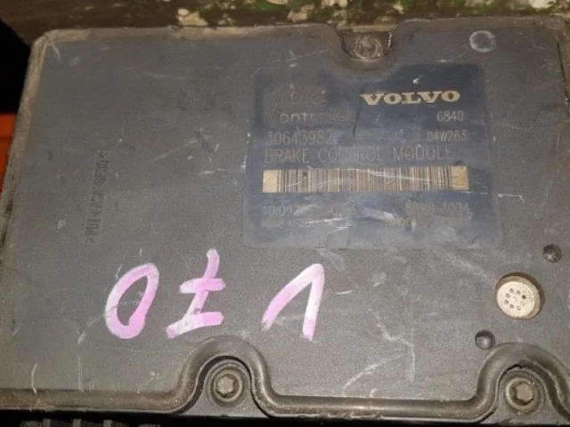 Блок ABS для Volvo XC90 I C 2002-2014 на фотографиях
