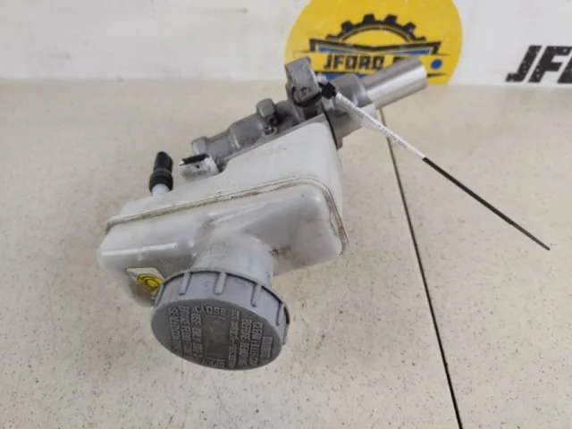 Главный тормозной цилиндр для Suzuki Grand Vitara 2005-2014 на фотографиях