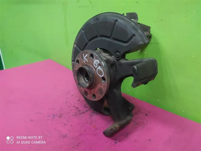 Кулак поворотный правый для Volkswagen Jetta 6 2010-2019 на фотографиях