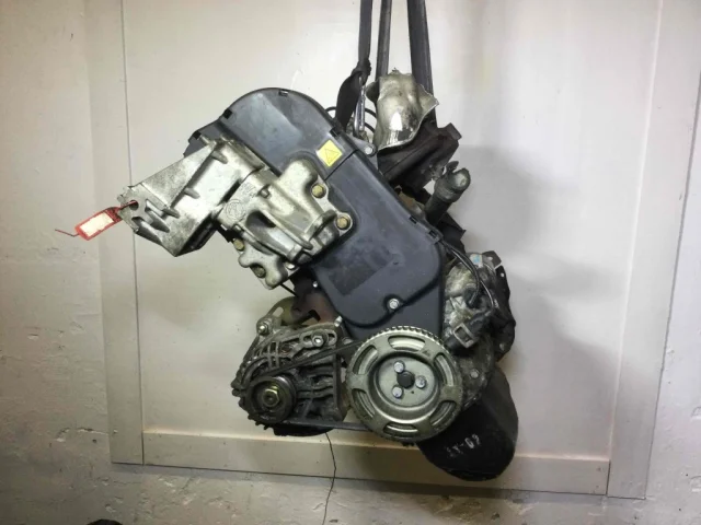 Двигатель без навесного для Fiat Punto 188 1999-2007 на фотографиях