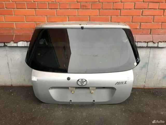 Крышка багажника для Toyota Corolla E120/E130 Хэтчбек 2001-2007 на фотографиях