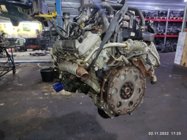 Двигатель для Toyota Land Cruiser 100 1998-2007 на фотографиях