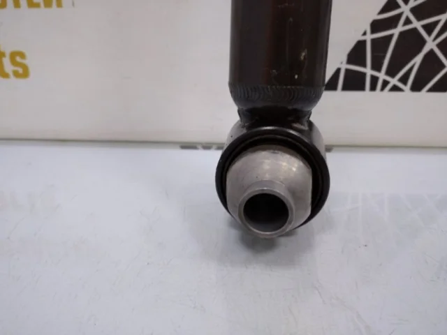 Амортизаторы задние (комплект) для BMW 5er G30 2016-2023 на фотографиях