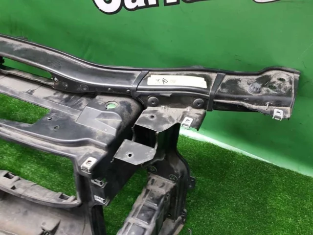 Панель радиатора (телевизор) для BMW 3er Е90 2005-2011 на фотографиях