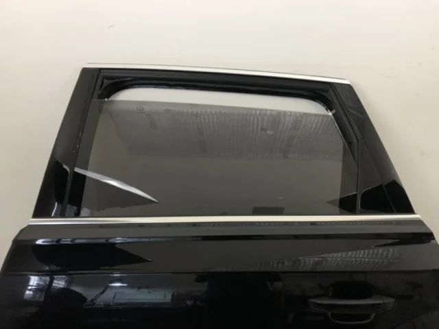 Дверь задняя левая для Audi Q7 4M 2015+ на фотографиях