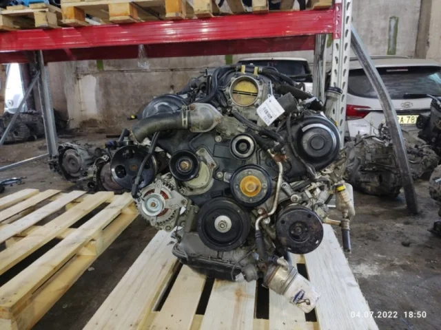 Двигатель для Toyota Land Cruiser 100 1998-2007 на фотографиях