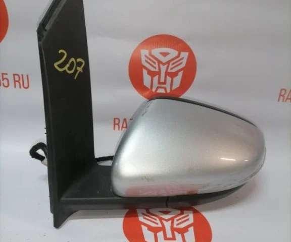 Стекла и зеркала для Volkswagen Touran 1T 2003-2015 на фотографиях