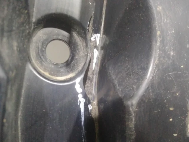 Кронштейн заднего бампера левый для BMW 7er G11/G12 2015-2021 на фотографиях