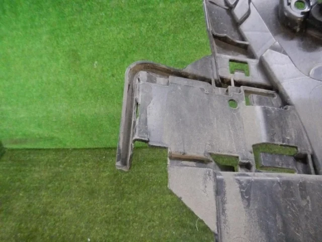 Кронштейн заднего бампера левый для BMW 5er Ф10 Rest. 2014-2017 на фотографиях