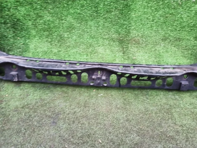 Кронштейн заднего бампера левый для BMW 5er Ф10 2010-2013 на фотографиях